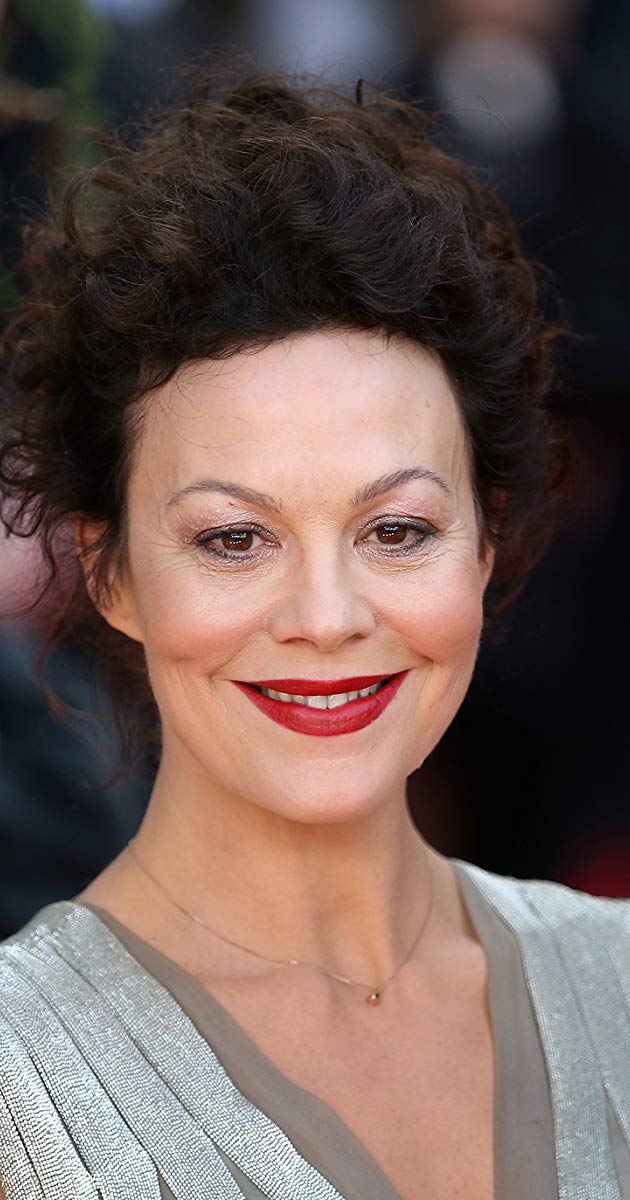 How tall is Helen McCrory?